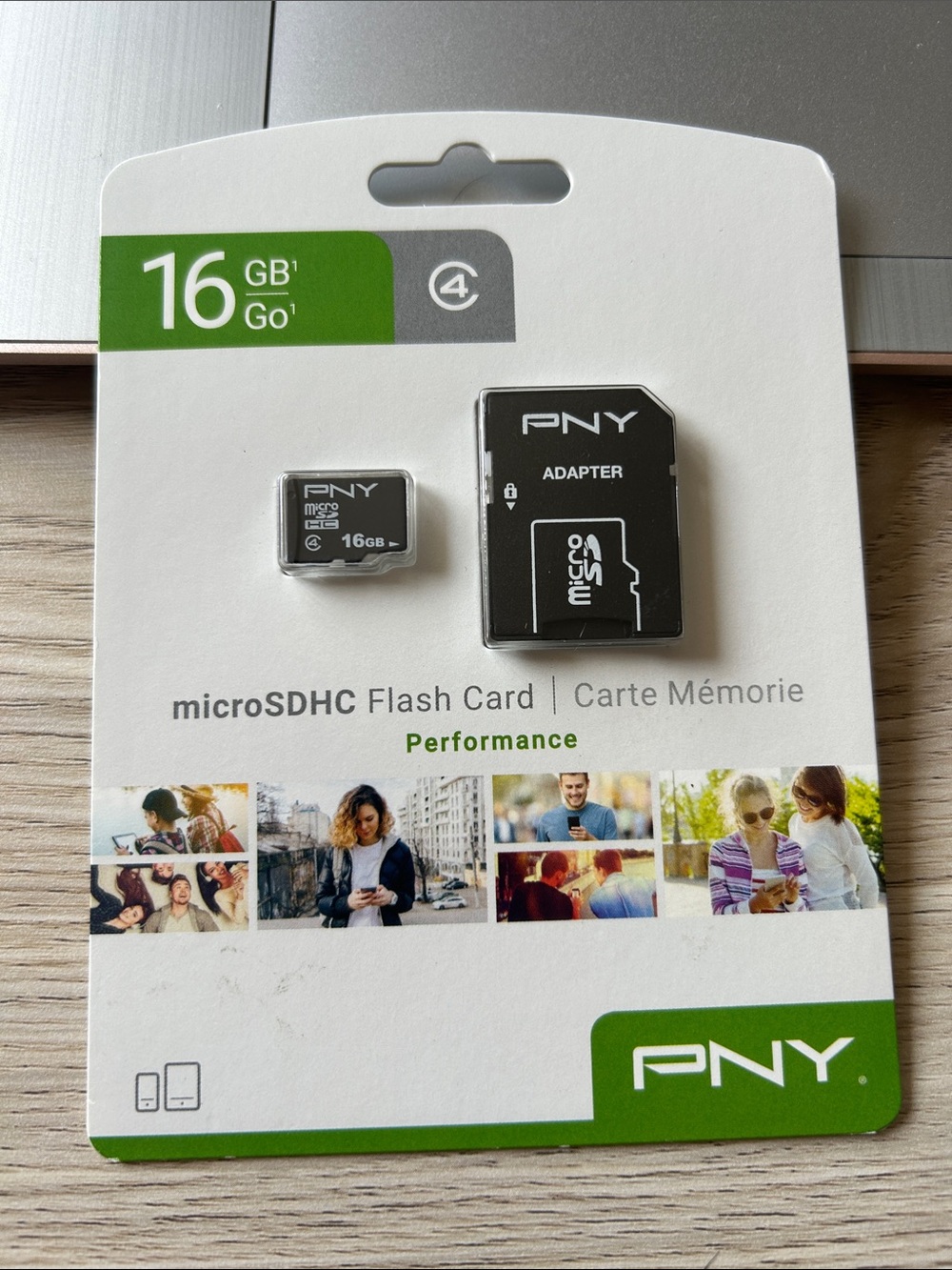 16GB microSDHC Flash Card with Adapter – Black